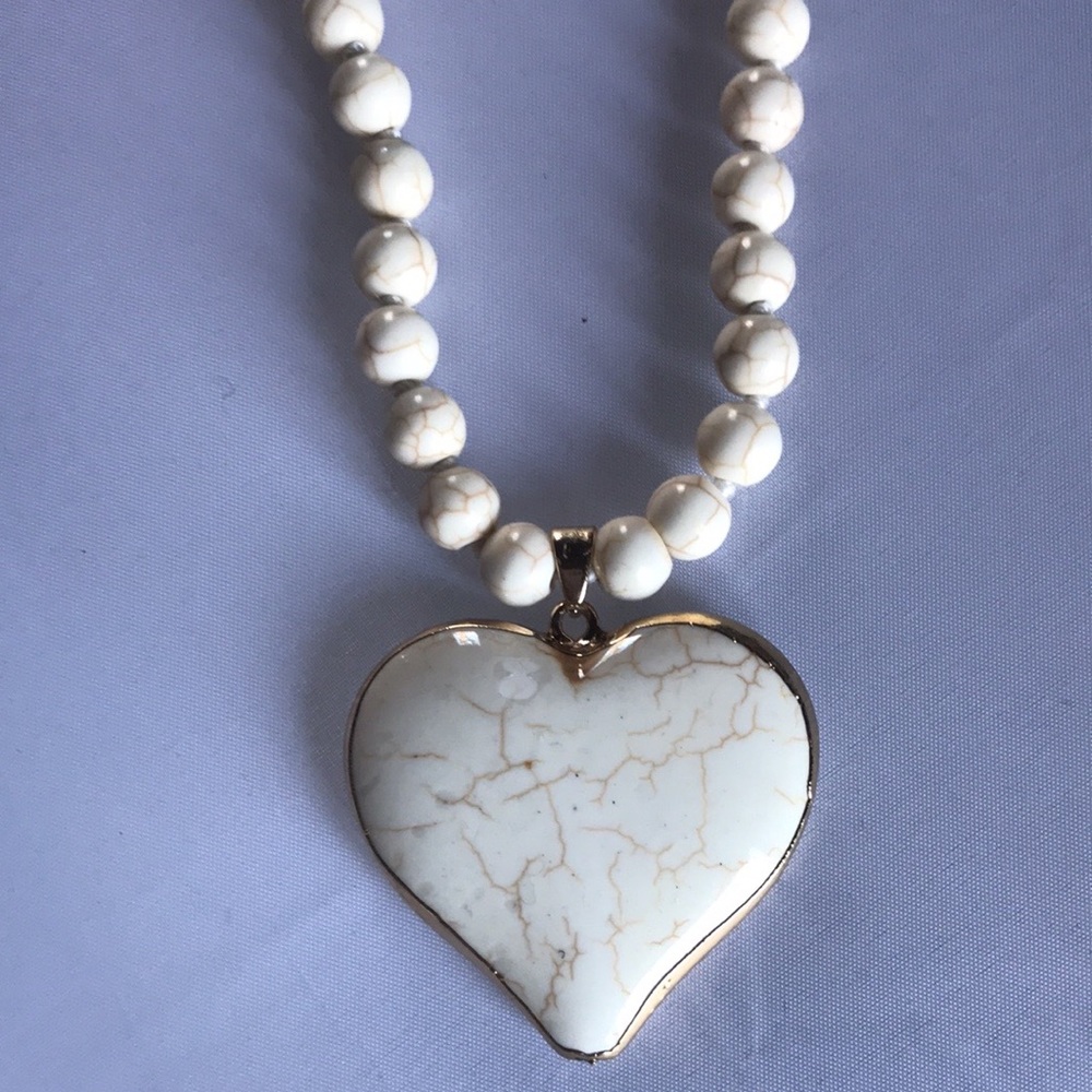 New! Ivory Heart Pendant Beaded Necklace - Picture 4 of 6